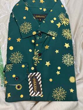 DiBanGu Mens M Christmas Shirt Green Gold Metallic Snowflake NWT
